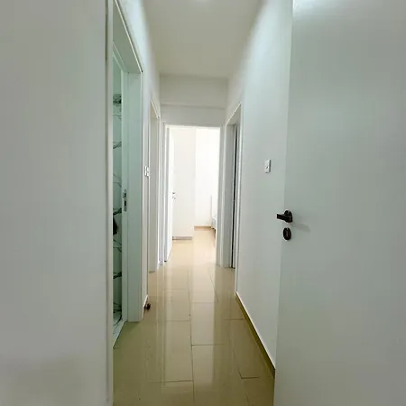 Cyprus 002 Apartamento *